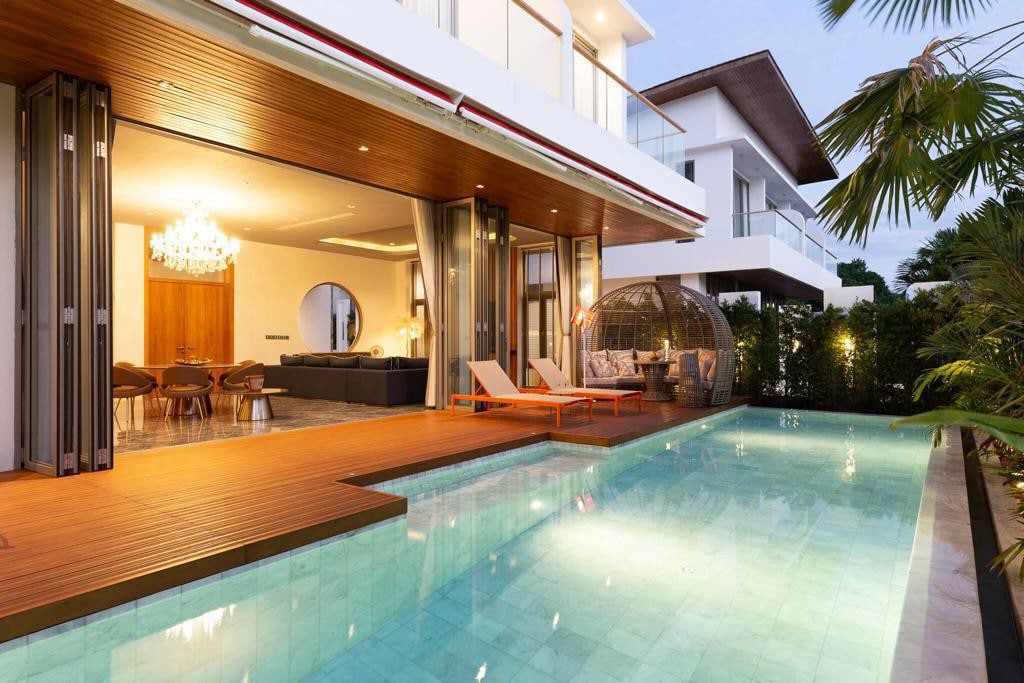 "D-Luxury Pool Villa in Rawai: Exclusive Stay"