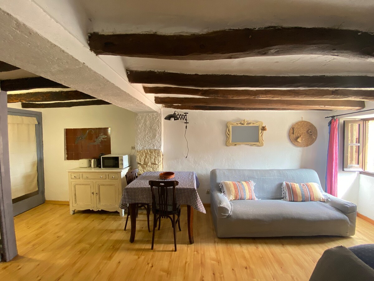 Cosy room in Altafullas Old Town