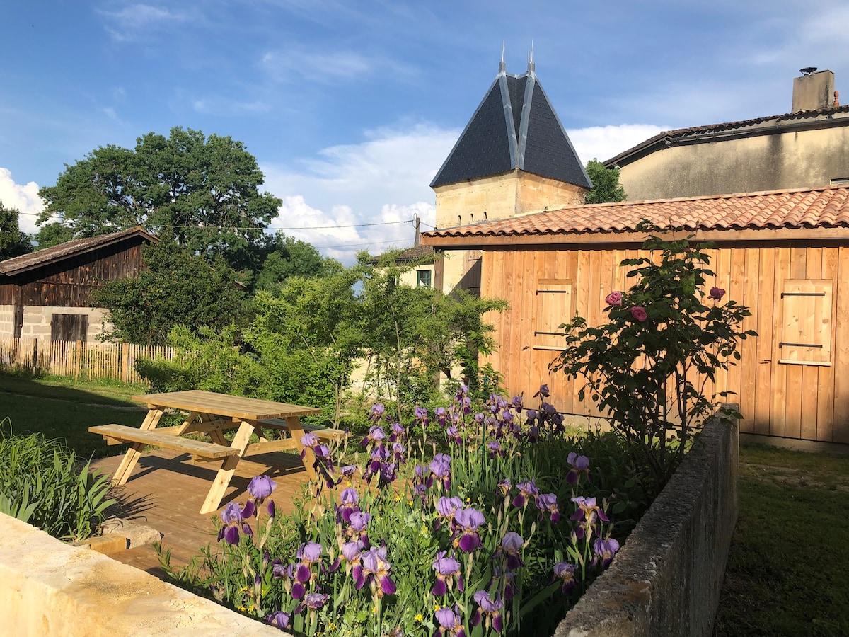 Cottage for 5 by the river, near Saint-Emilion