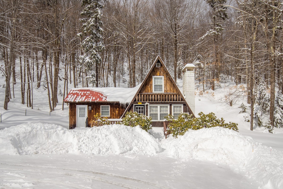 The Windham Hill A-Frame -靠近3个滑雪度假村！