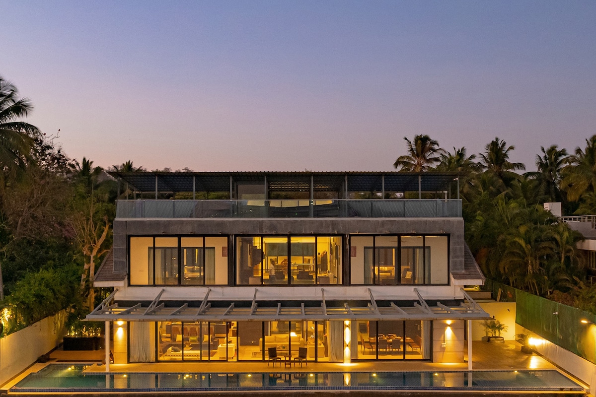 Oceanic Sunsets Luxury 5BHK Villa w/Infinitty Pool