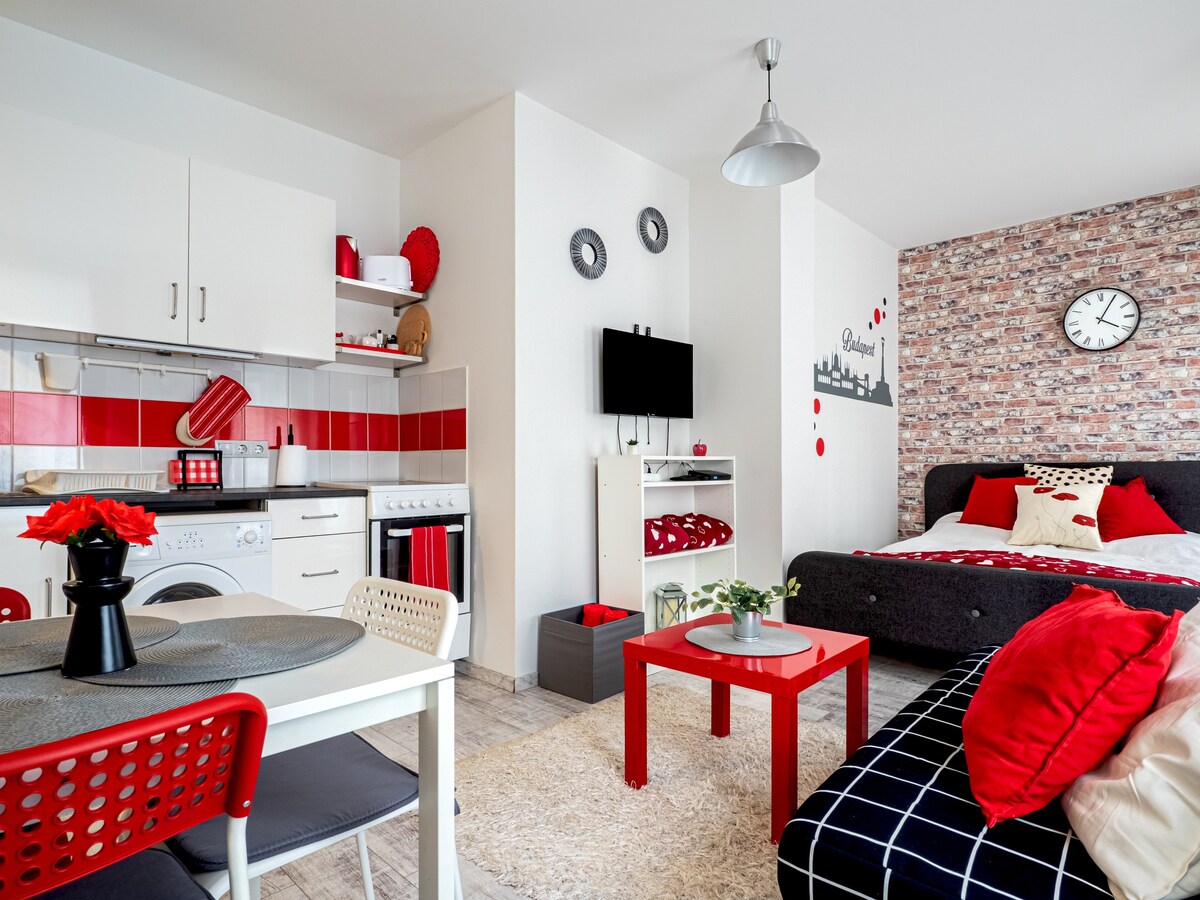 Colors Apartment - Red