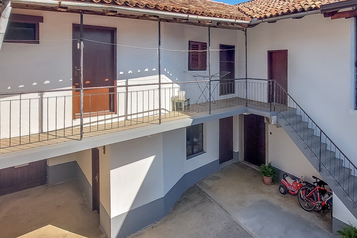 Sea View Karst House Apartment with Bikes