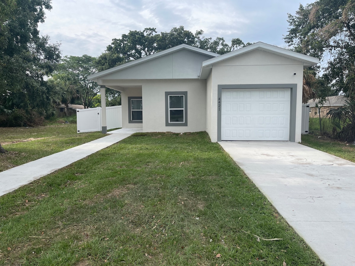 3BD/3BTH Home Near Downtown Orlando