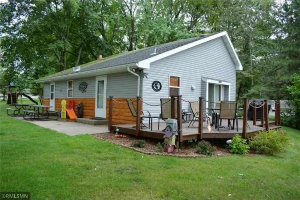 Cabin by the lake in Aitkin