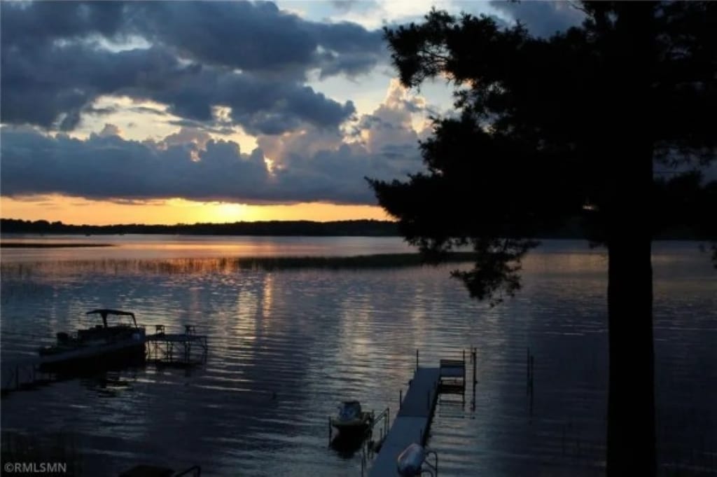 Cabin by the lake in Aitkin