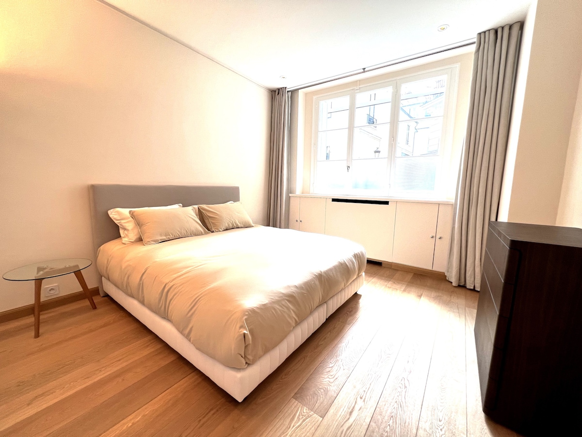 新装修的3卧室公寓，配备空调• 1300平方英尺