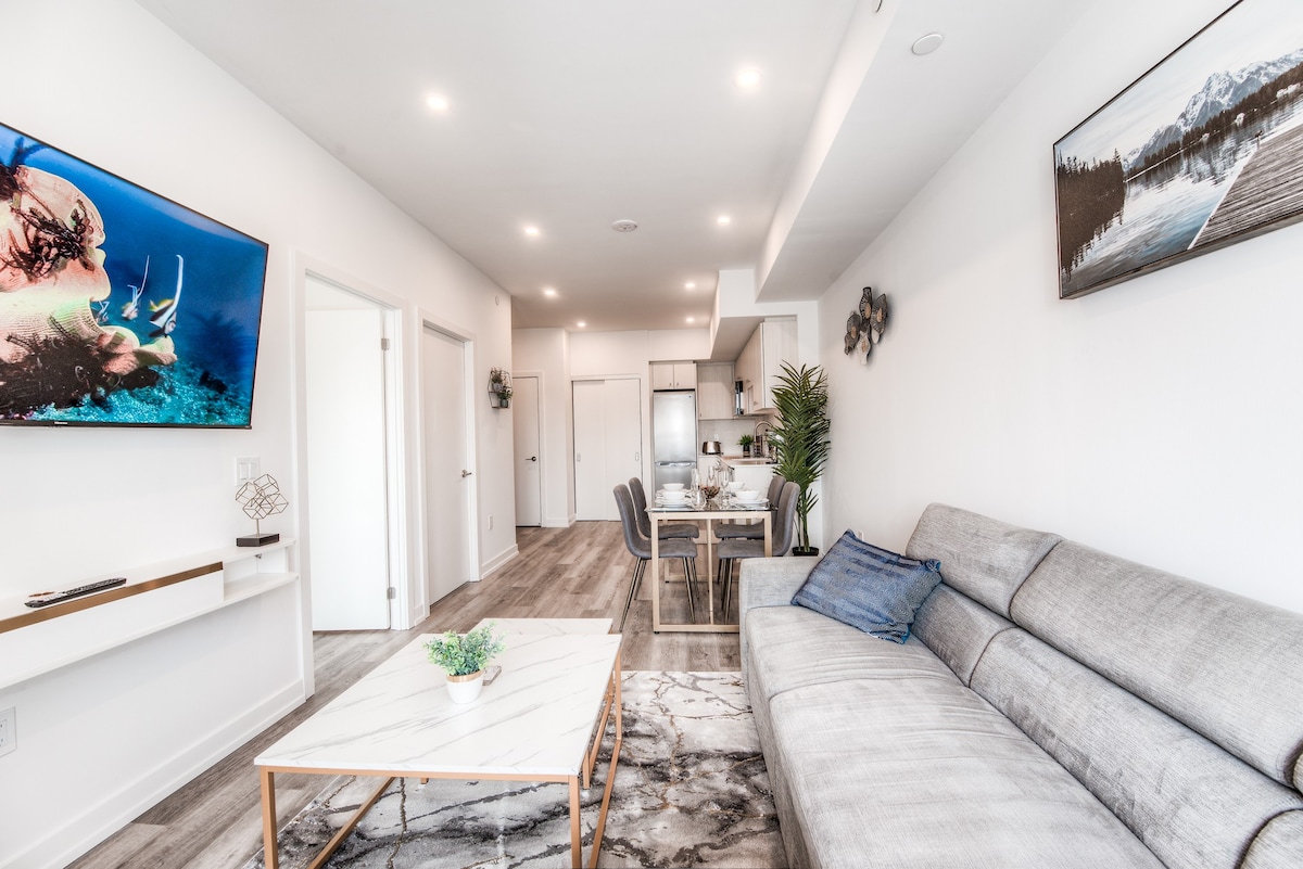 Modern and Cozy in Central KW w/ Gym