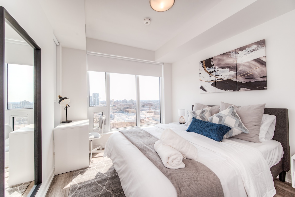 Modern and Cozy in Central KW w/ Gym