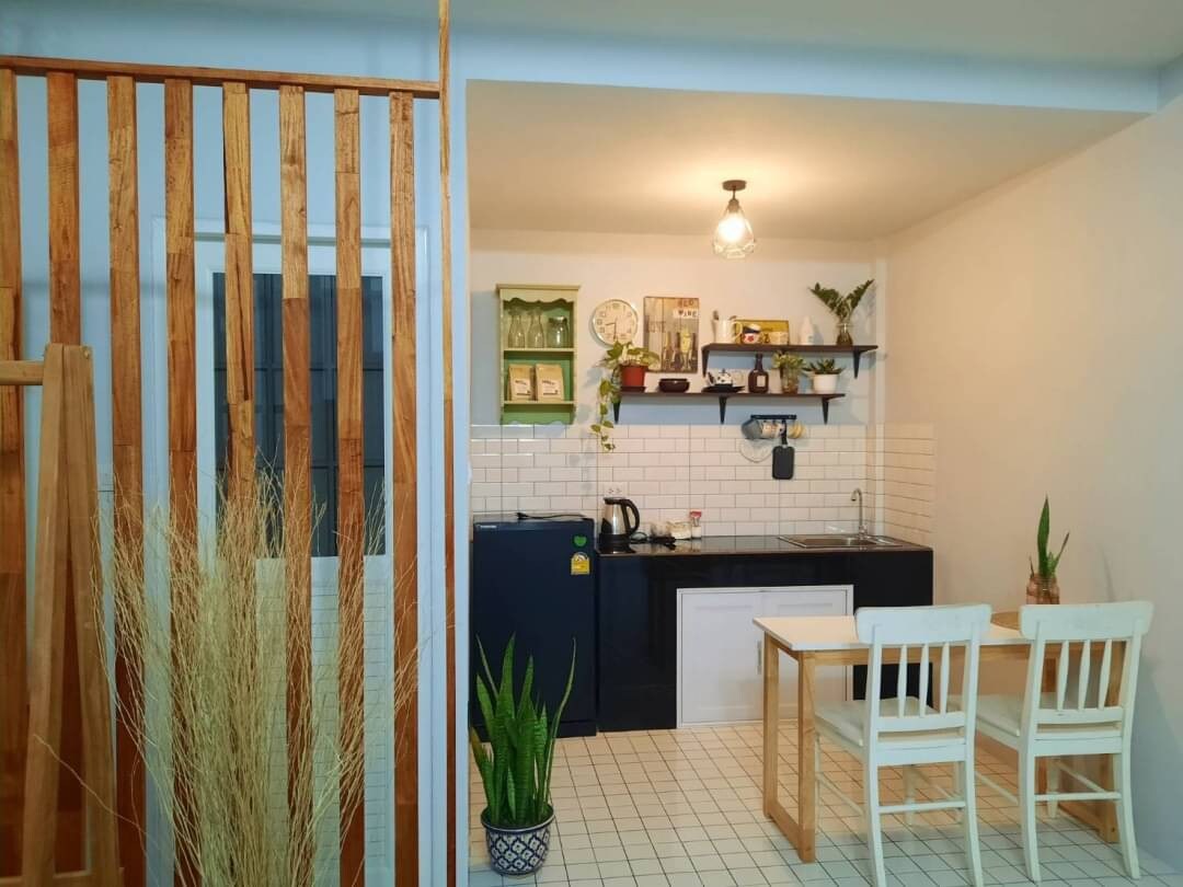 Twin Room with Balcony in Cozy House