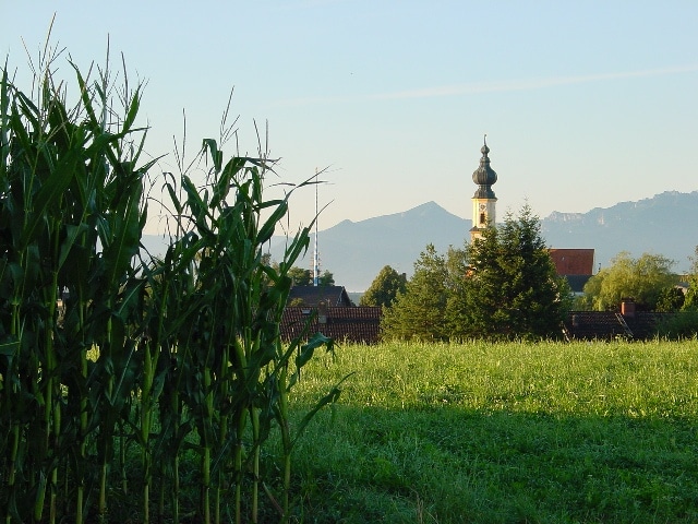 Wohnung mit Balkon und Bergblick