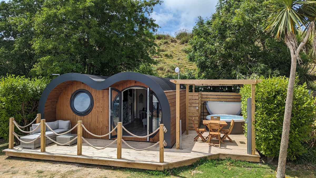 Dune-side Family Pod-lodge + Hot Tub near St Ives