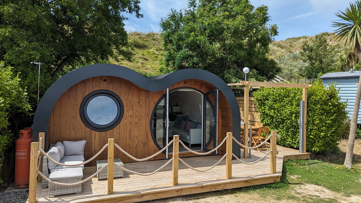 Dune-side Family Pod-lodge + Hot Tub near St Ives