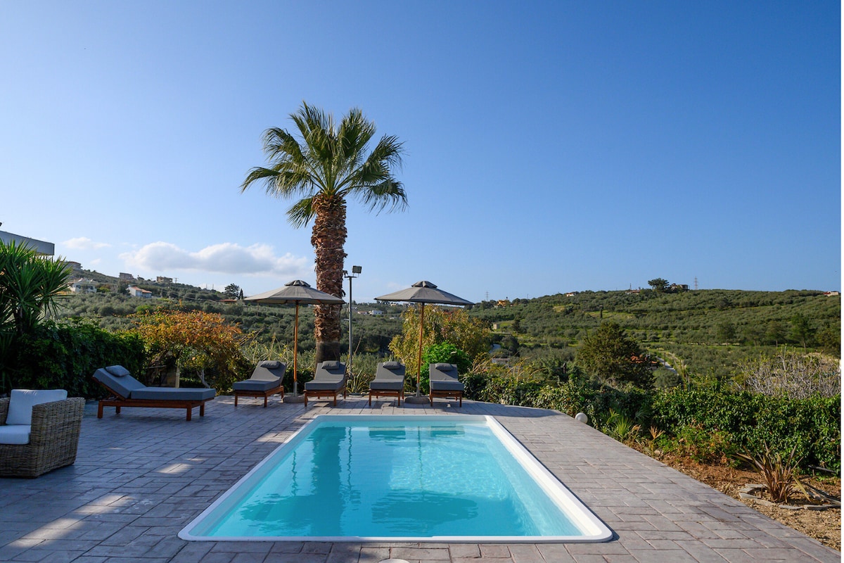 Private Villa with Pool in Heraklion