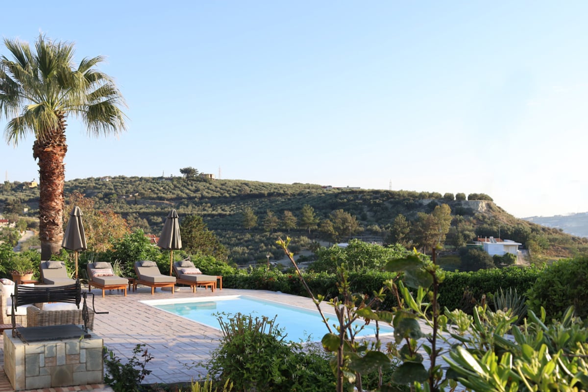 Private Villa with Pool in Heraklion