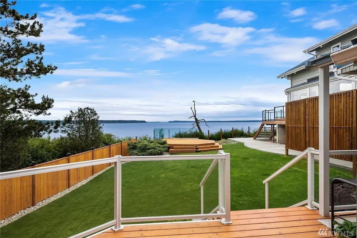 Eagle Cliff Oceanfront Cottage on Camano