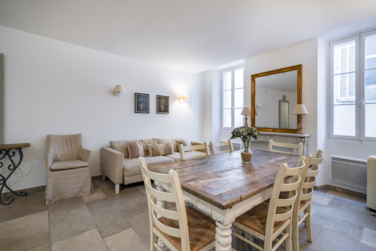 Set of two very nice apartments in the Suquet