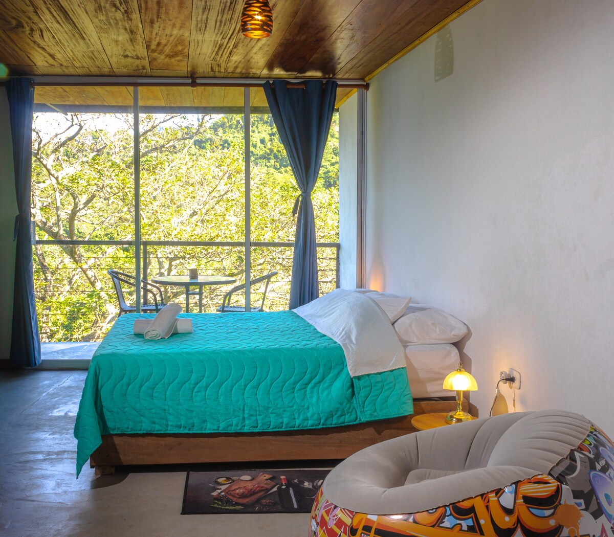Private twin bedroom con vista - casa pistacho