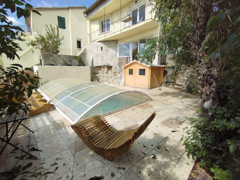 très belle maison avec piscine.