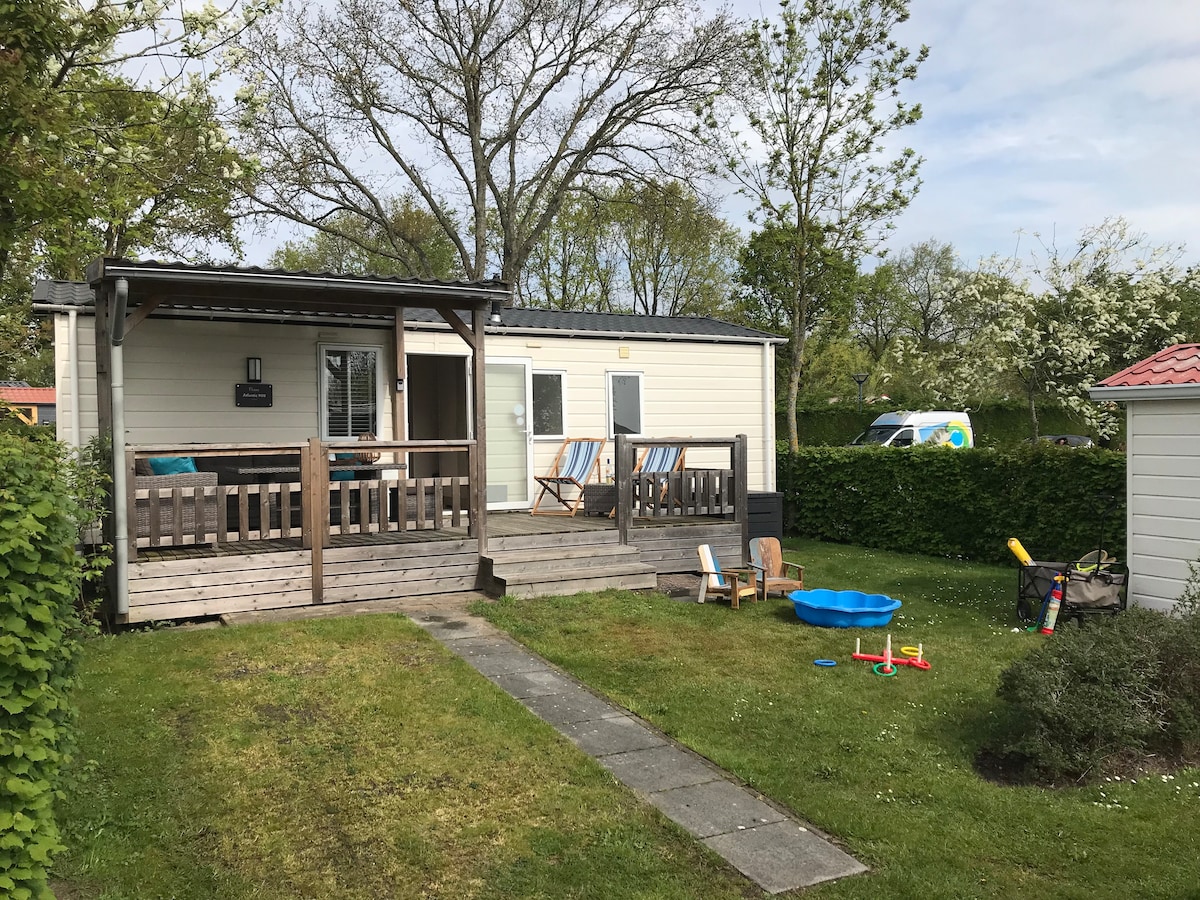 Luxe 4-persoons chalet zon zee strand Renesse.