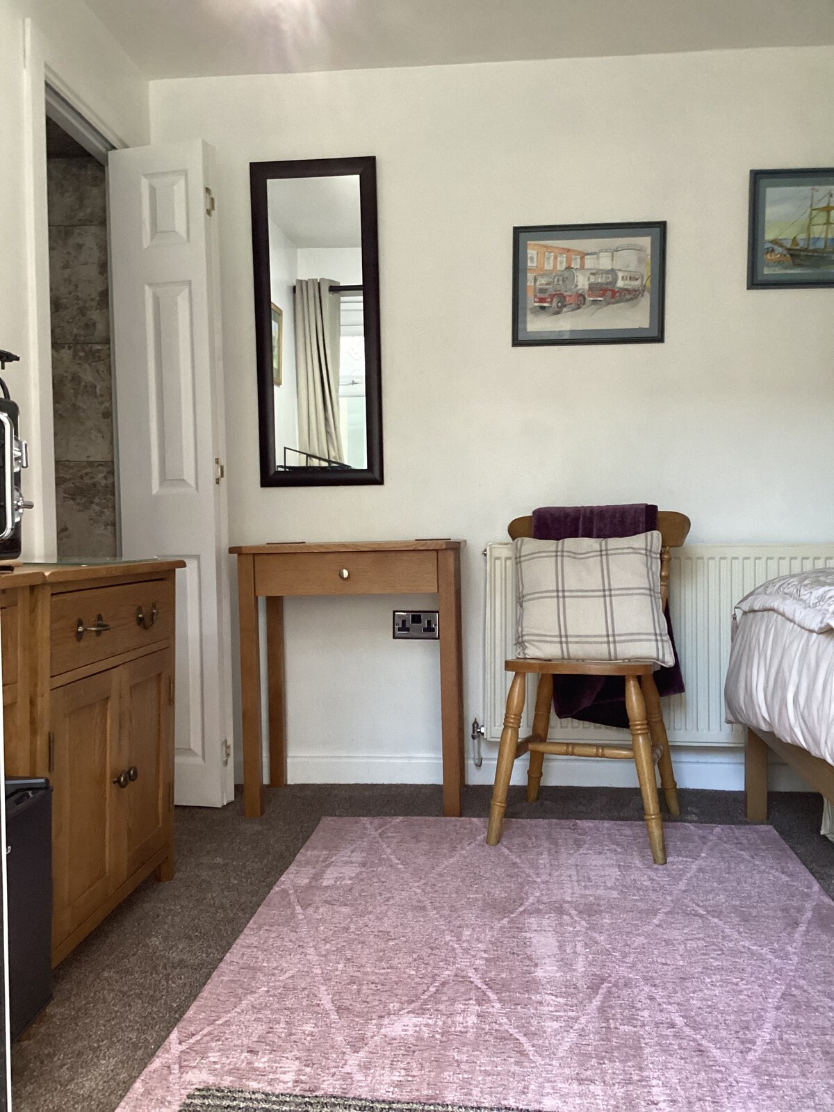 Small guest suite in Beverley