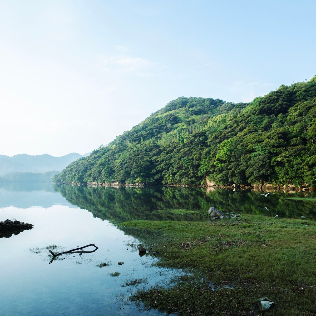 「 めぐりめぐらす」福江島の秘境集落・半泊の美しい海辺に佇む宿