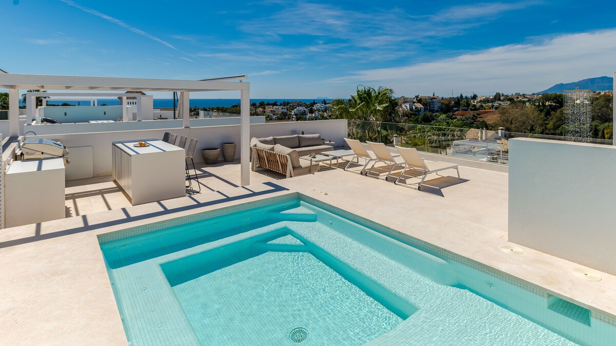 Luxury Golden Mile Villa - 5 Bed & Open Sea View