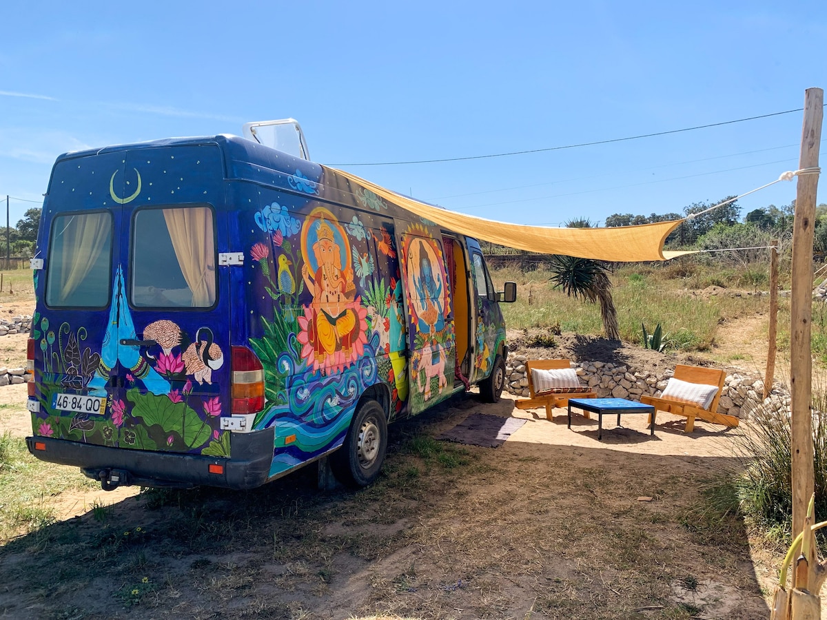 Colourful Campervan in community (with heating)