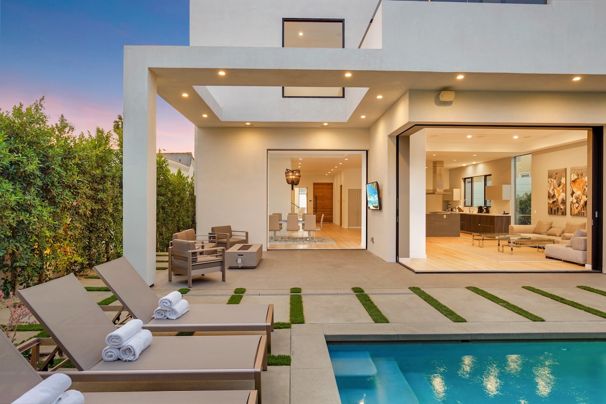 Contemporary 4-Bedroom Home in West Hollywood