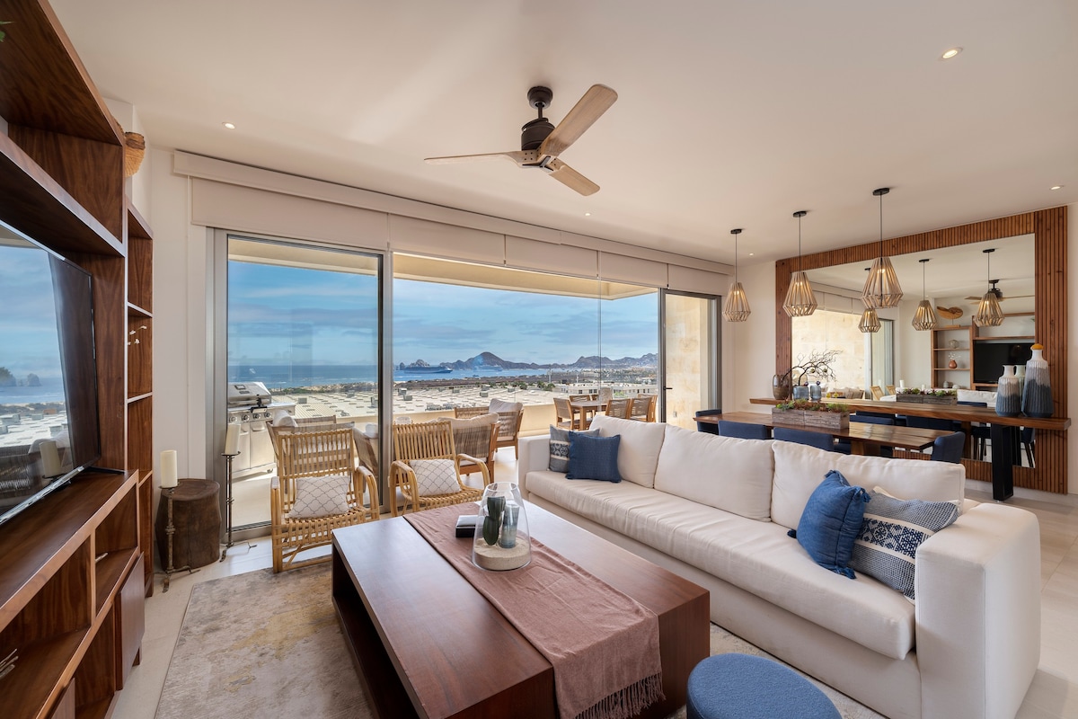 Spectacular New 2BR Condo with BBQ and Ocean views