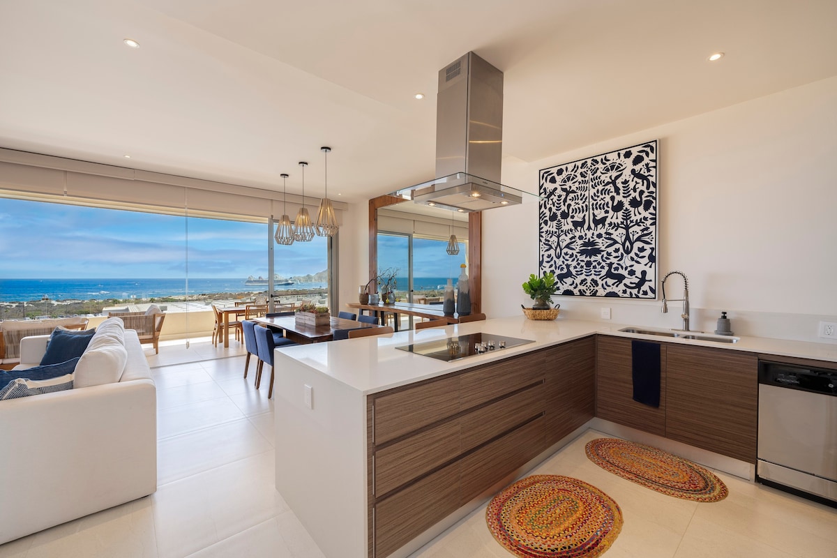 Spectacular New 2BR Condo with BBQ and Ocean views