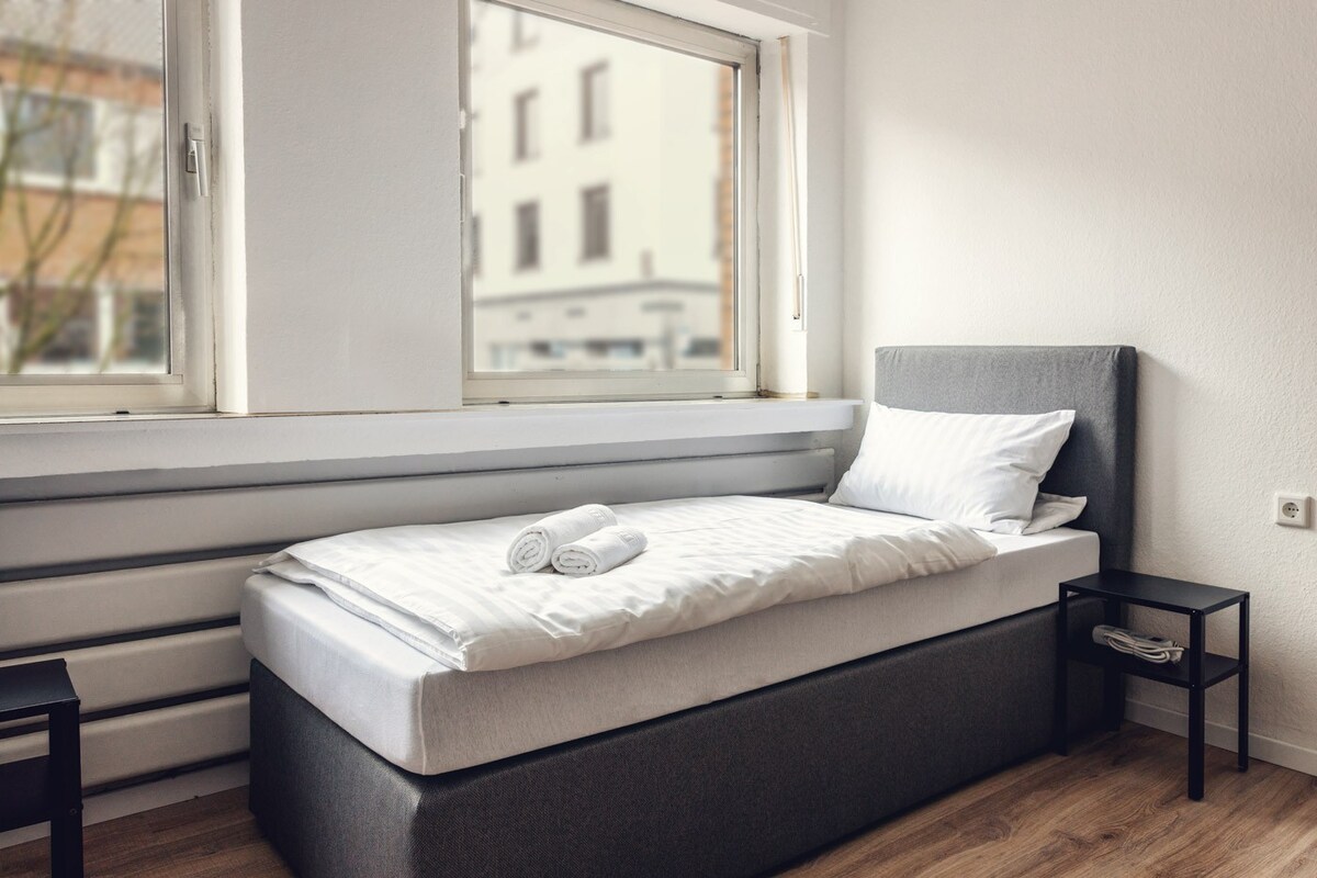 Central Apartment| 8 single beds  | Netflix