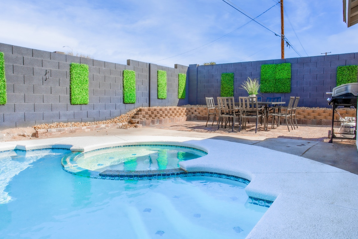 Pool, Spa, and Arcade at 4BR Elegant Vegas Home