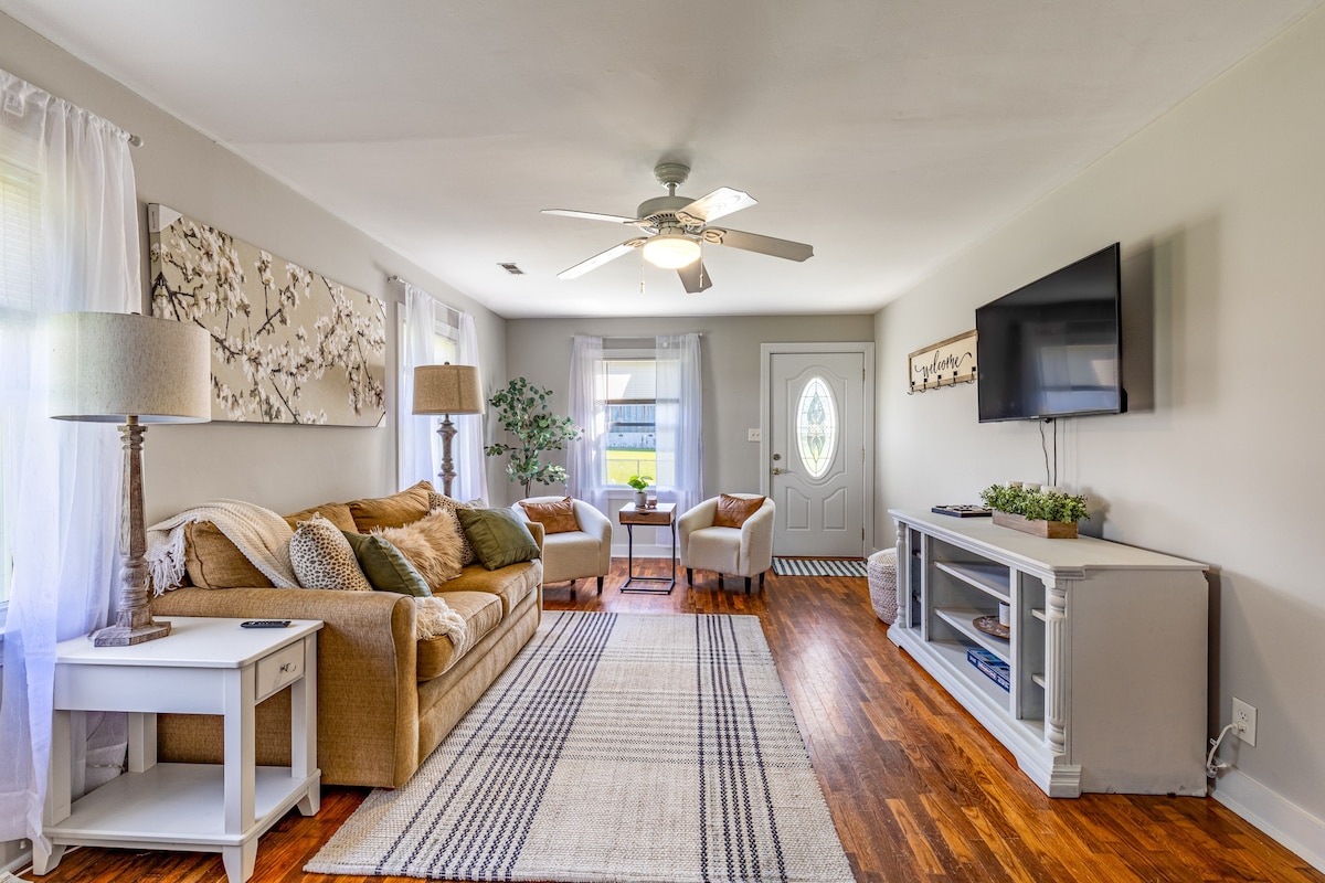 Central, pet friendly, near UNCW Wilmington home