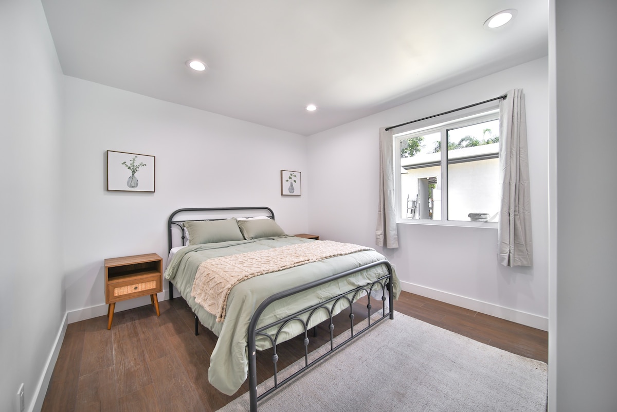 Comfortable & Serene / 3 Bedroom/NEAR CSUN