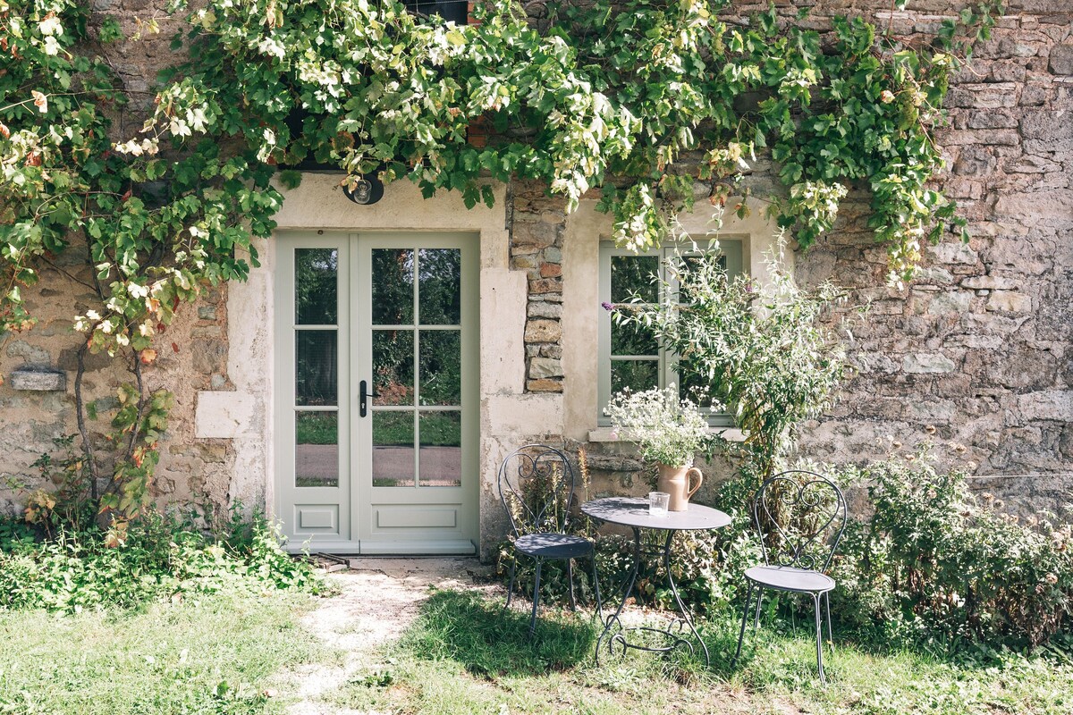 Stylish cottage close to the vineyards of Beaune