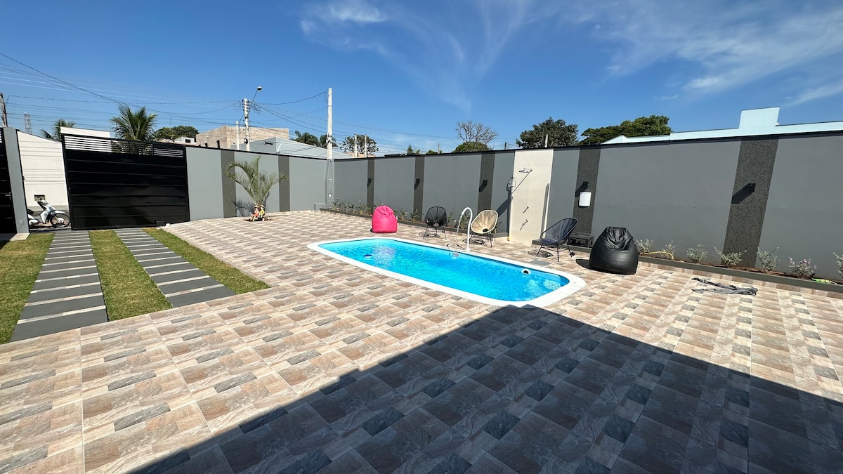 Casa & lazer, com piscina e churrasqueira