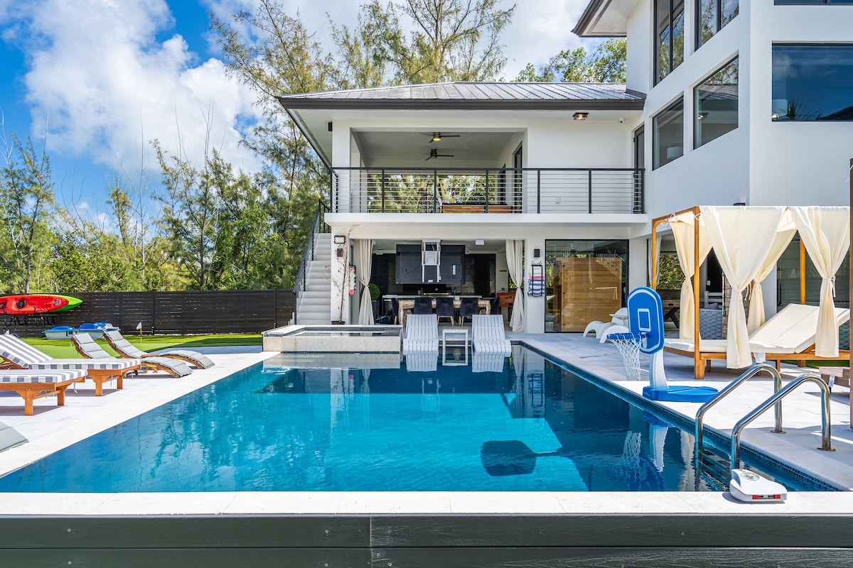 Private Oasis Retreat Pool Villa