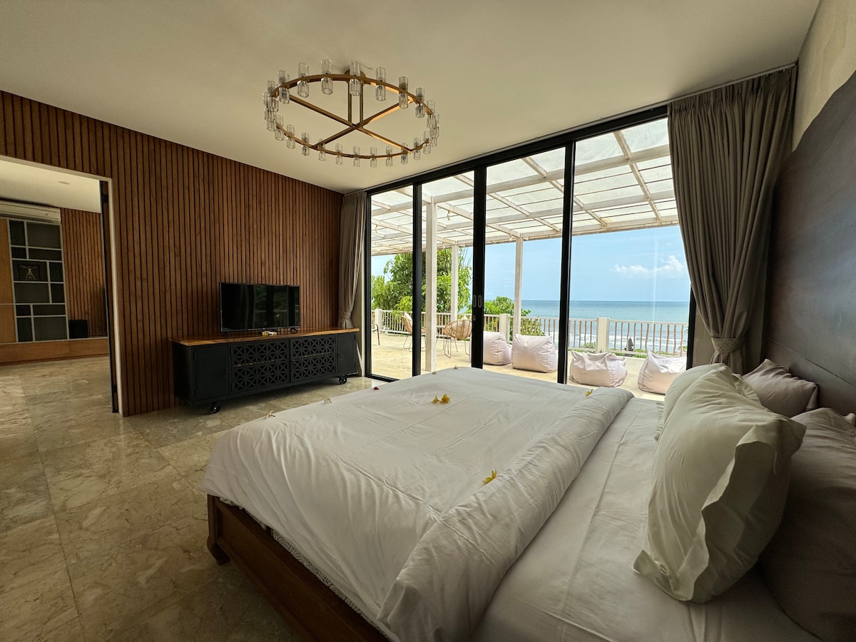 Ocean front 2-bedrooms villa Arjuna