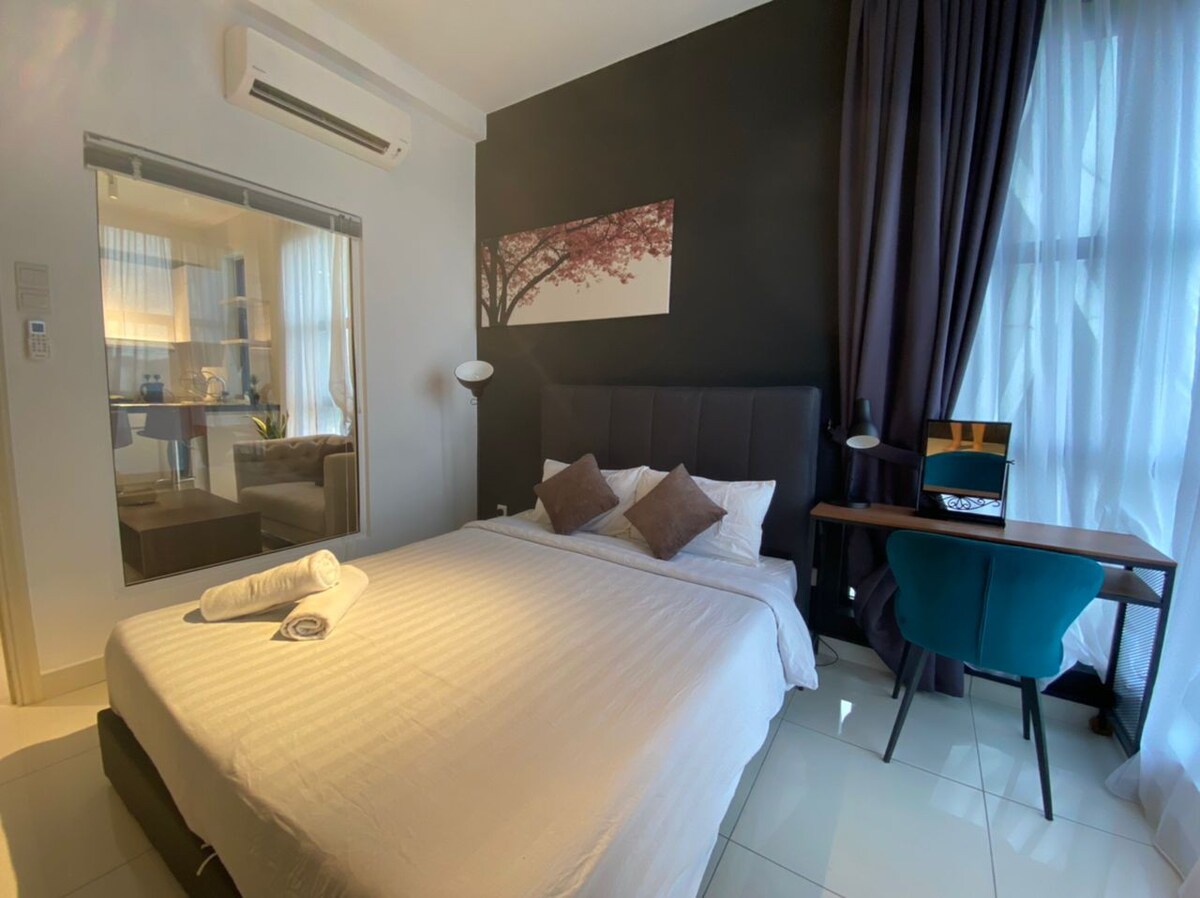 Relaxing 1BR W/Free Parking @ Arte Mont Kiara