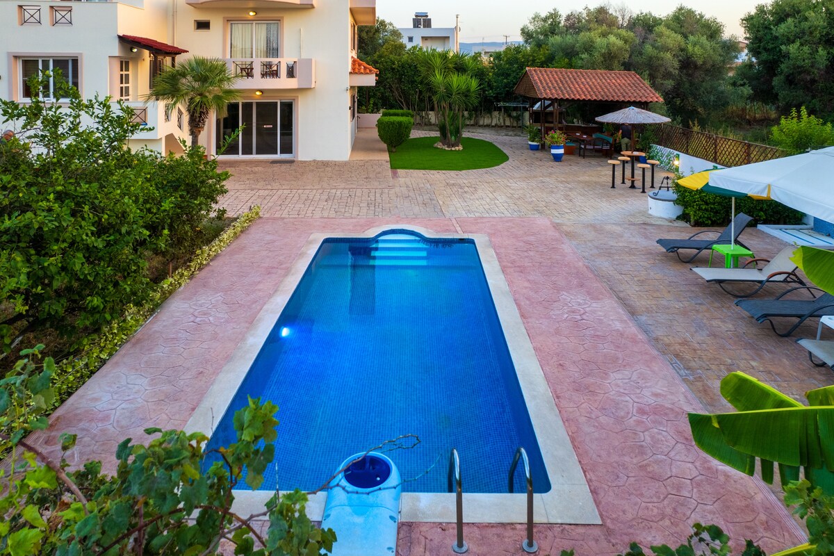 Luxury VILLA REA , swimming pool ,5 bdrs