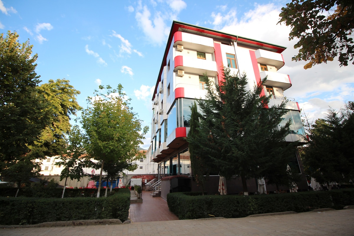 Dopio Bed,Hotel Restorant Piazza Peshkopi Albania