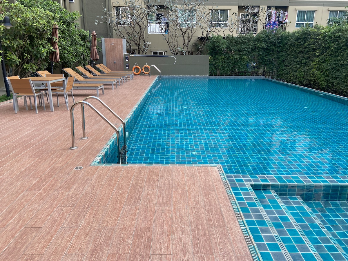 Garden Oasis Apartment: Condo Near Bangkok River