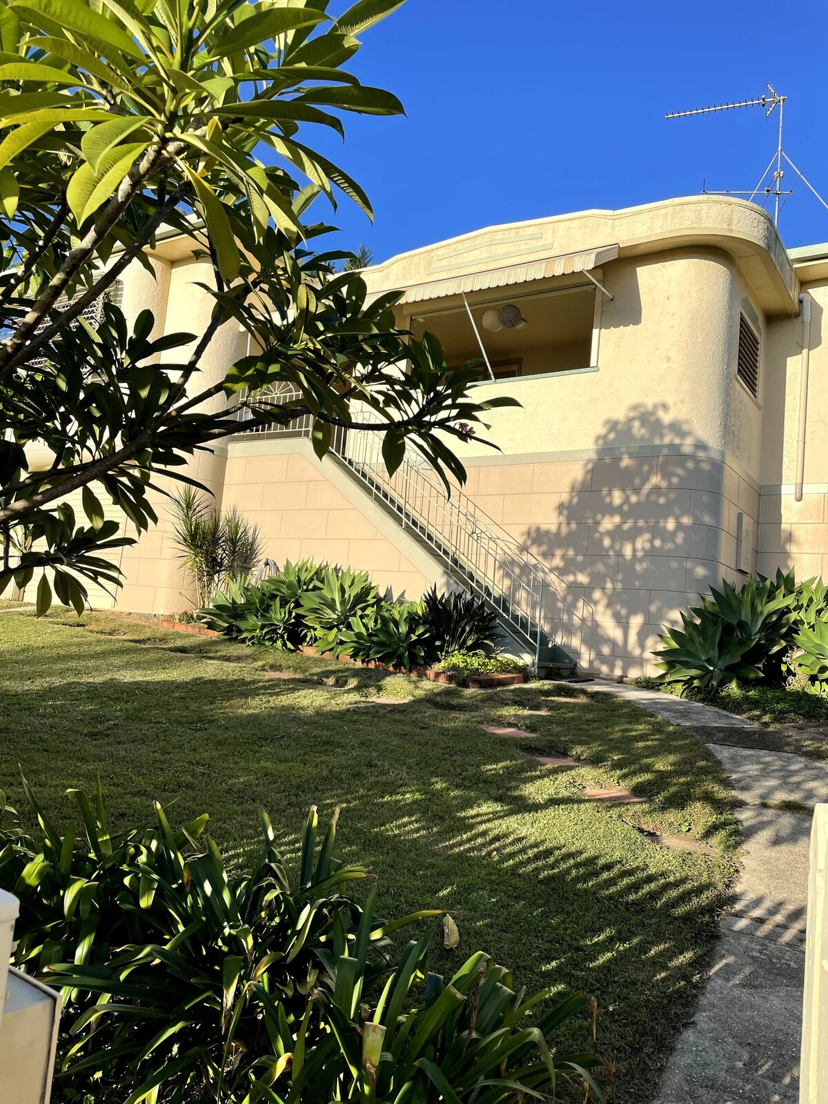 Art deco home on the hill