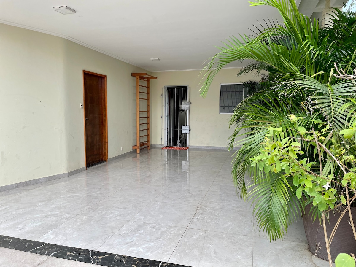 Suite 05 no 1º andar.