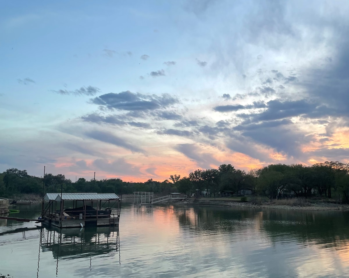 The Little Red Cabin at Ponderosa Bay