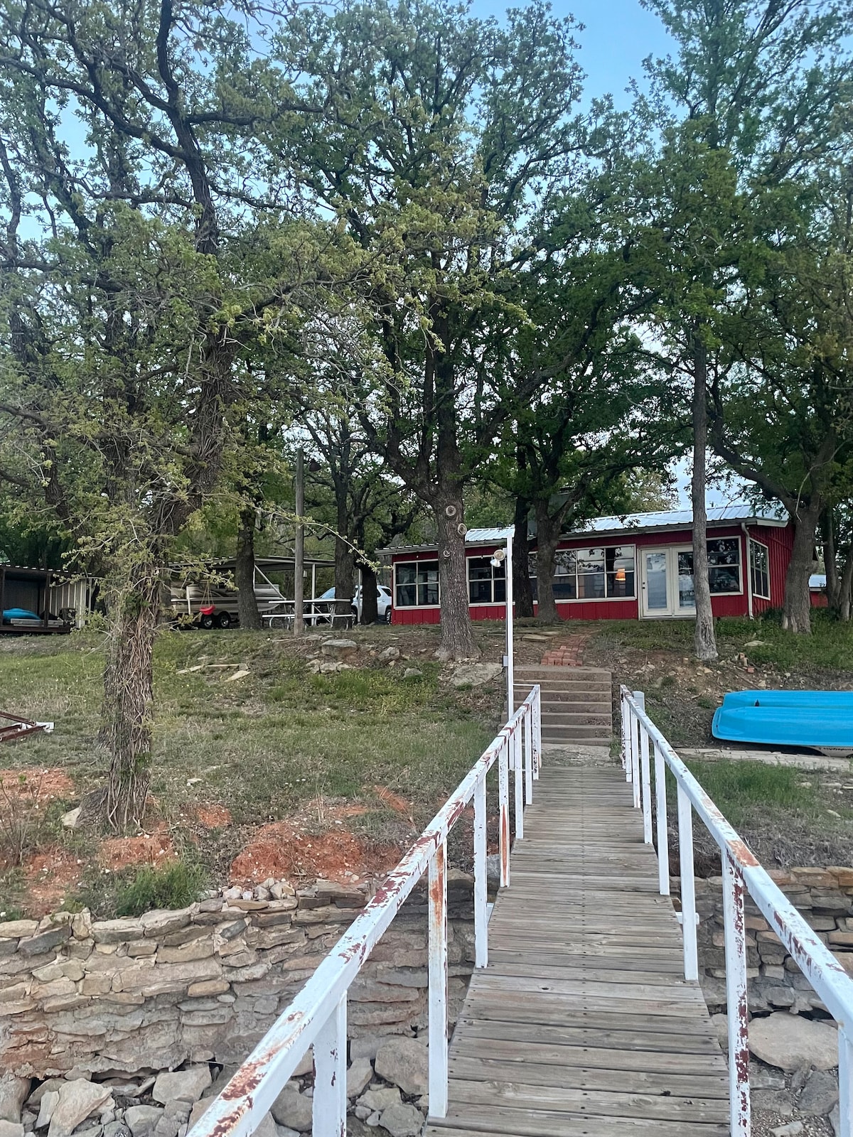 The Little Red Cabin at Ponderosa Bay