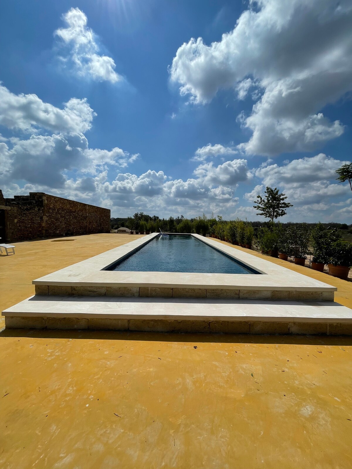 Adorable 2-bedroom guests house with pool