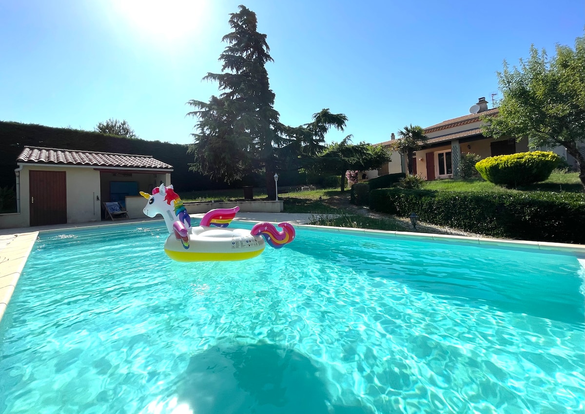 Villa avec piscine et vue somptueuse