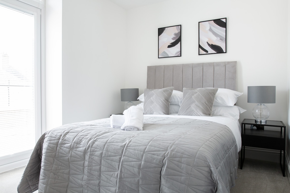 Designer Cardiff Apartments with Free Parking